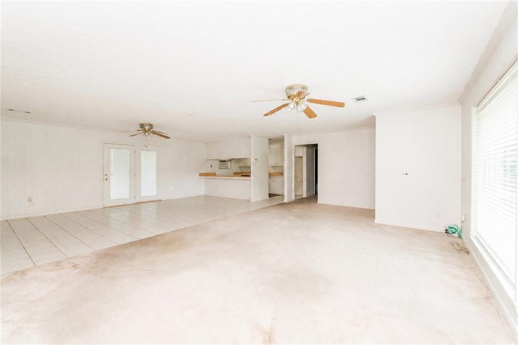 1315 W 10TH Street