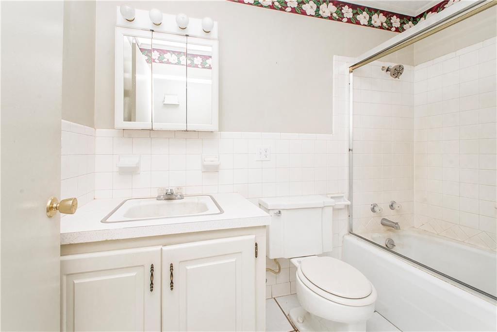 1315 W 10TH Street
