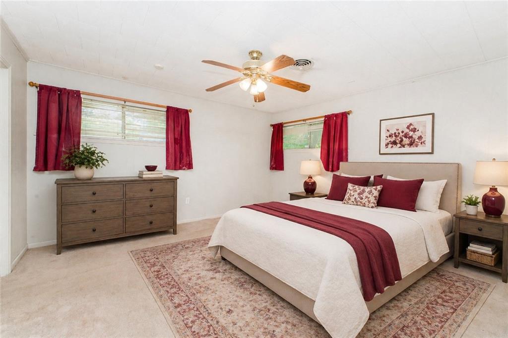 1315 W 10TH Street