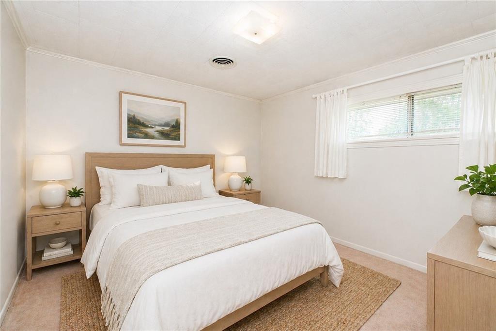 1315 W 10TH Street