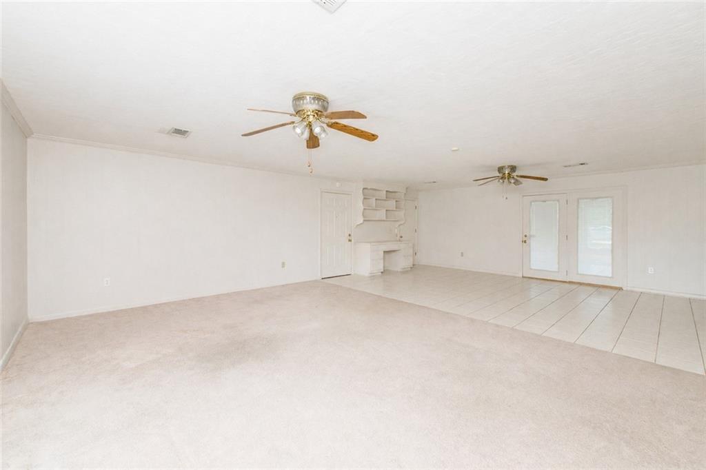 1315 W 10TH Street