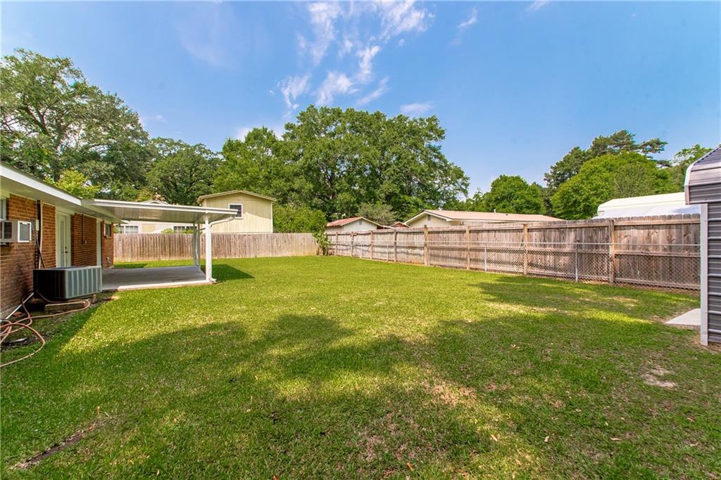 1315 W 10TH Street