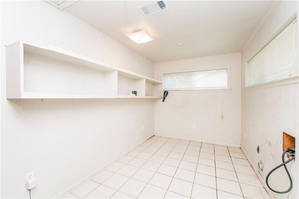 1315 W 10TH Street