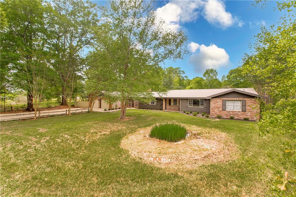 1407 NECHES Street