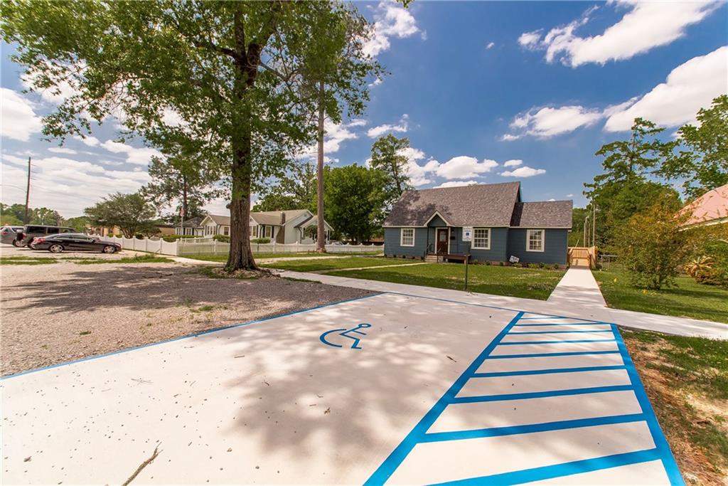 223 HOPPEN Place