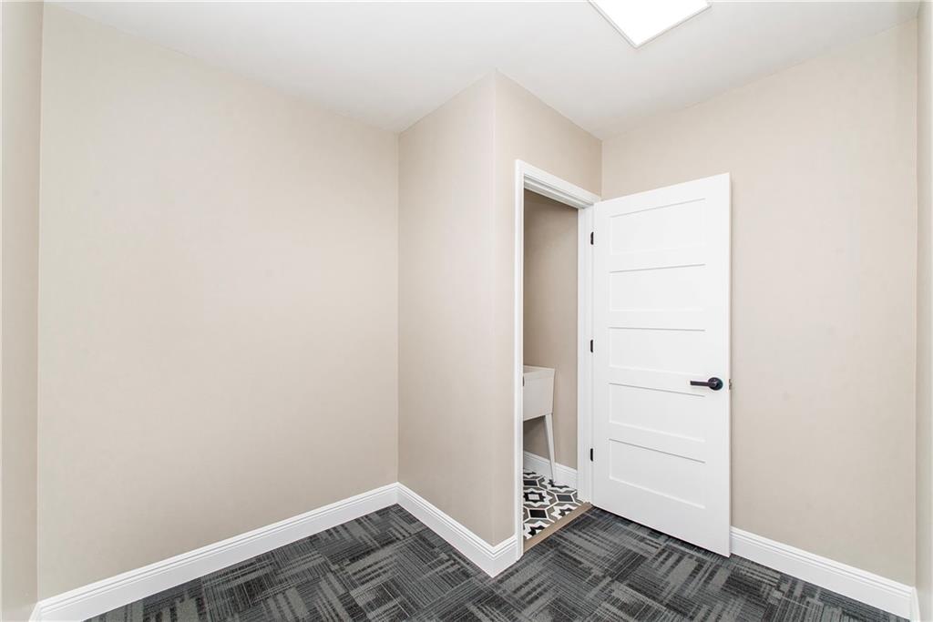 223 HOPPEN Place