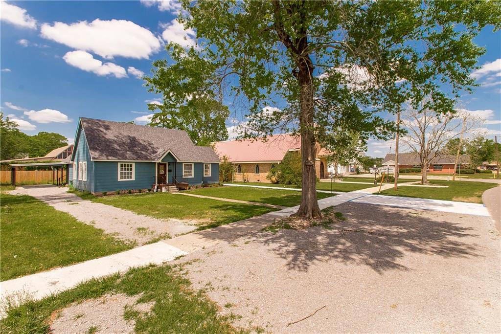 223 HOPPEN Place