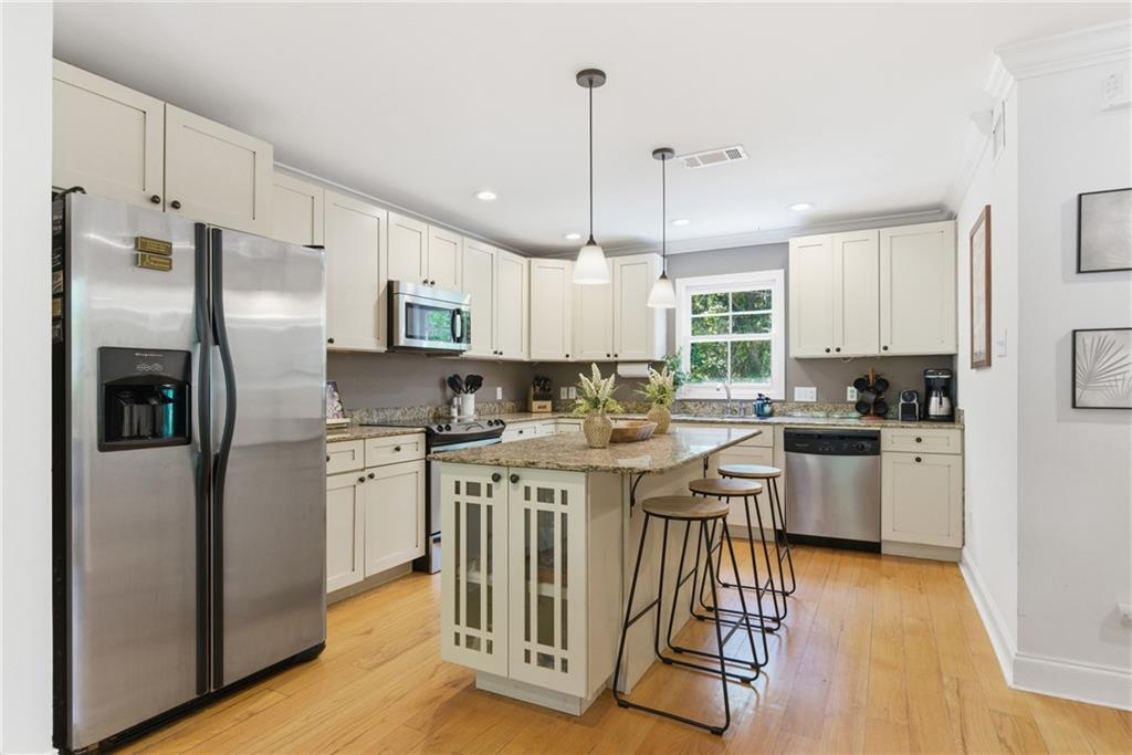 808 DESOTO Street 3