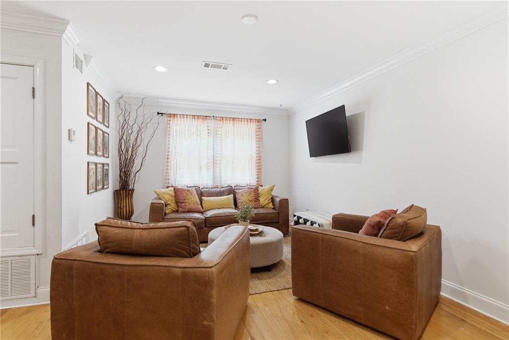 808 DESOTO Street 3