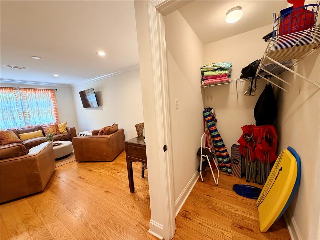 808 DESOTO Street 3