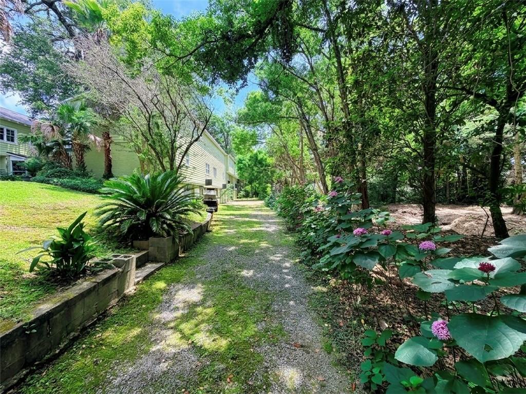 808 DESOTO Street 3