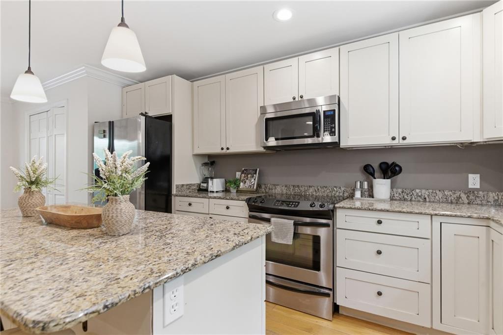 808 DESOTO Street 3