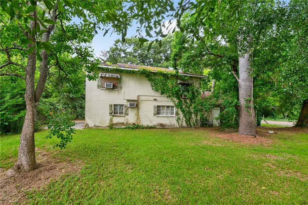 818 K Avenue