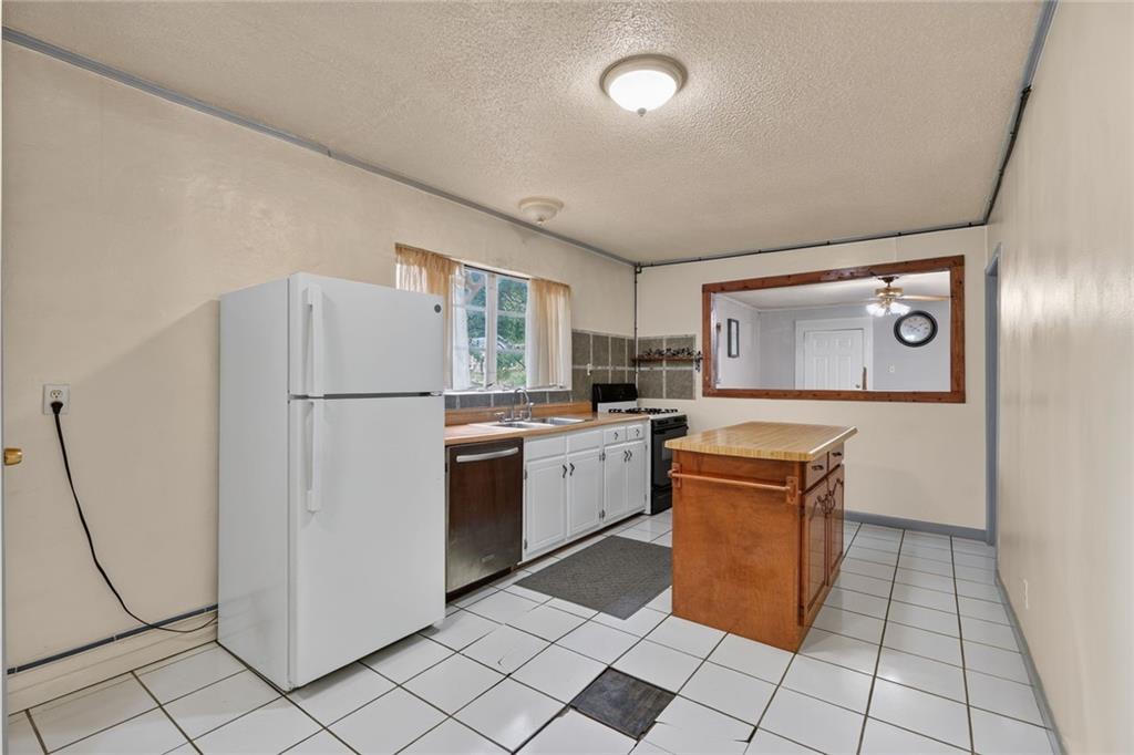 818 K Avenue