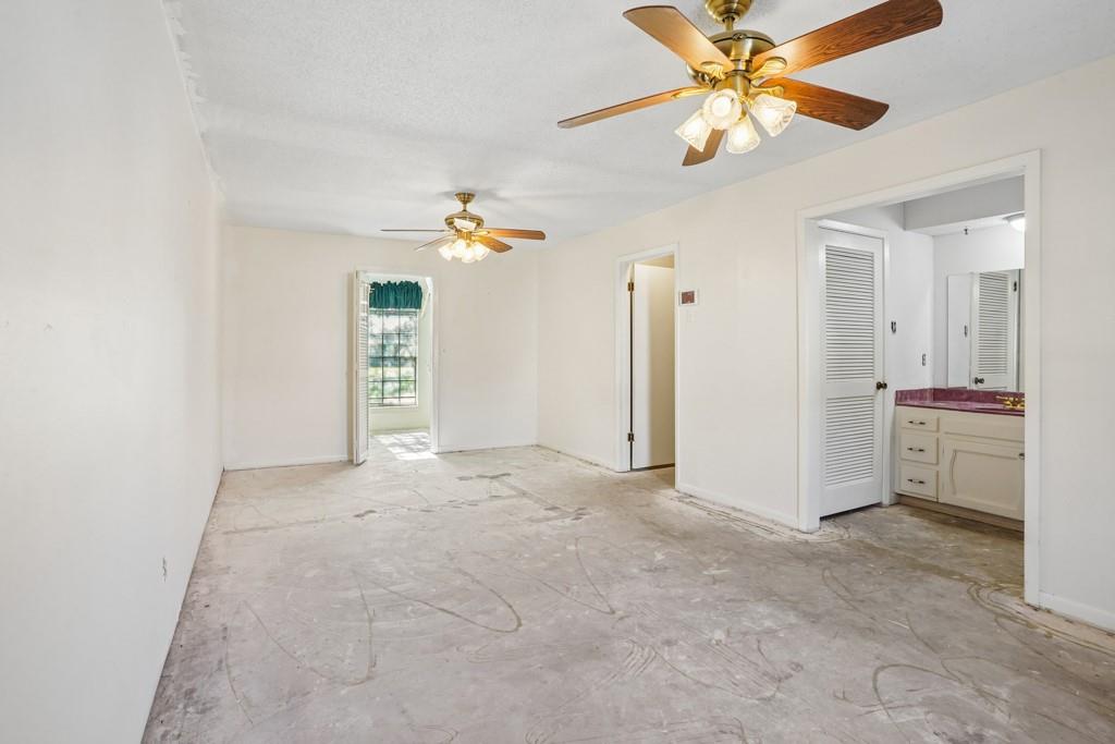 807 COURTNEY Drive