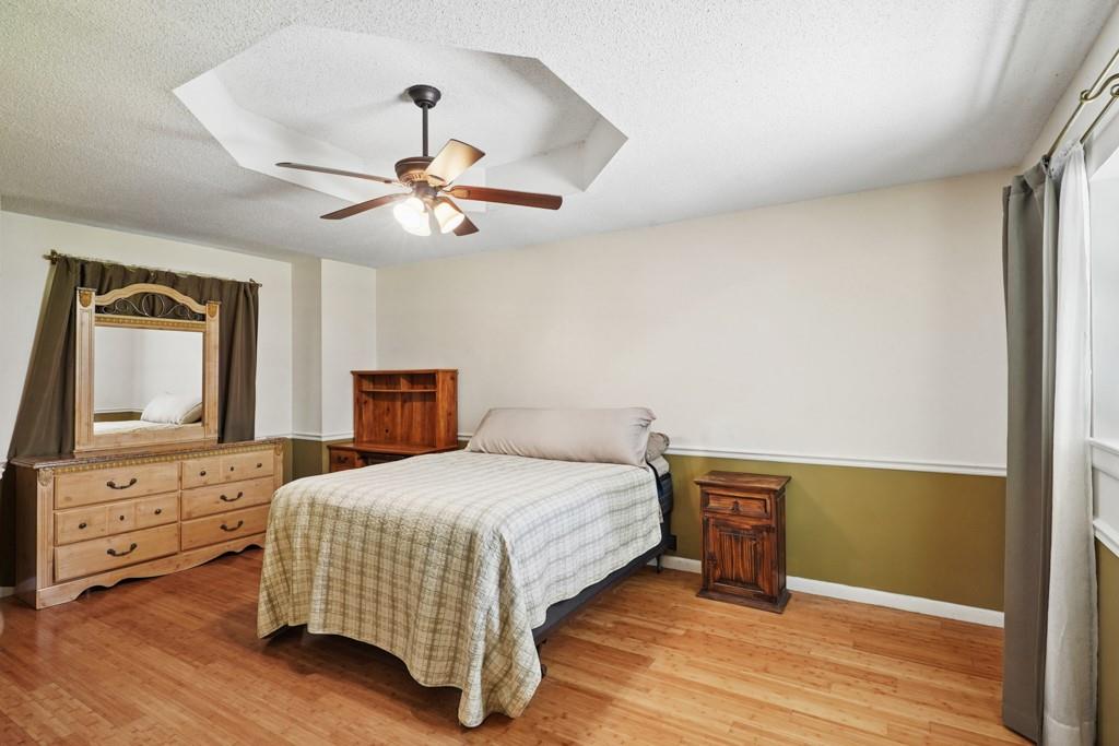 39394 OAKHILL Lane