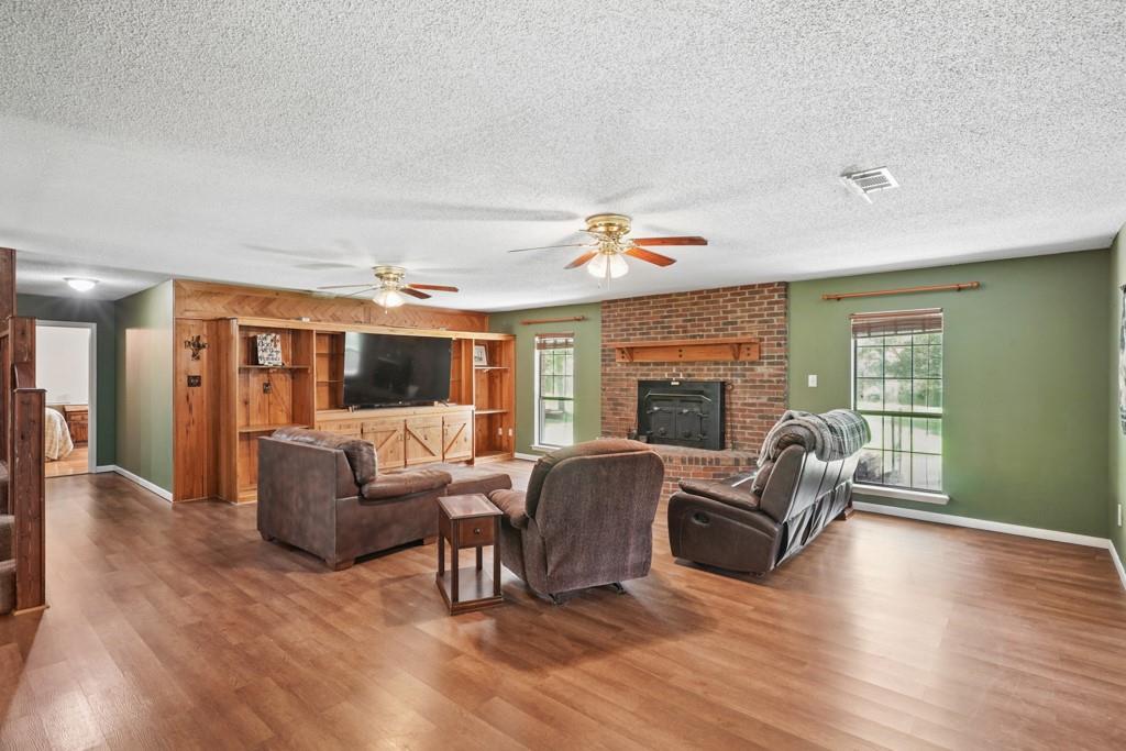 39394 OAKHILL Lane