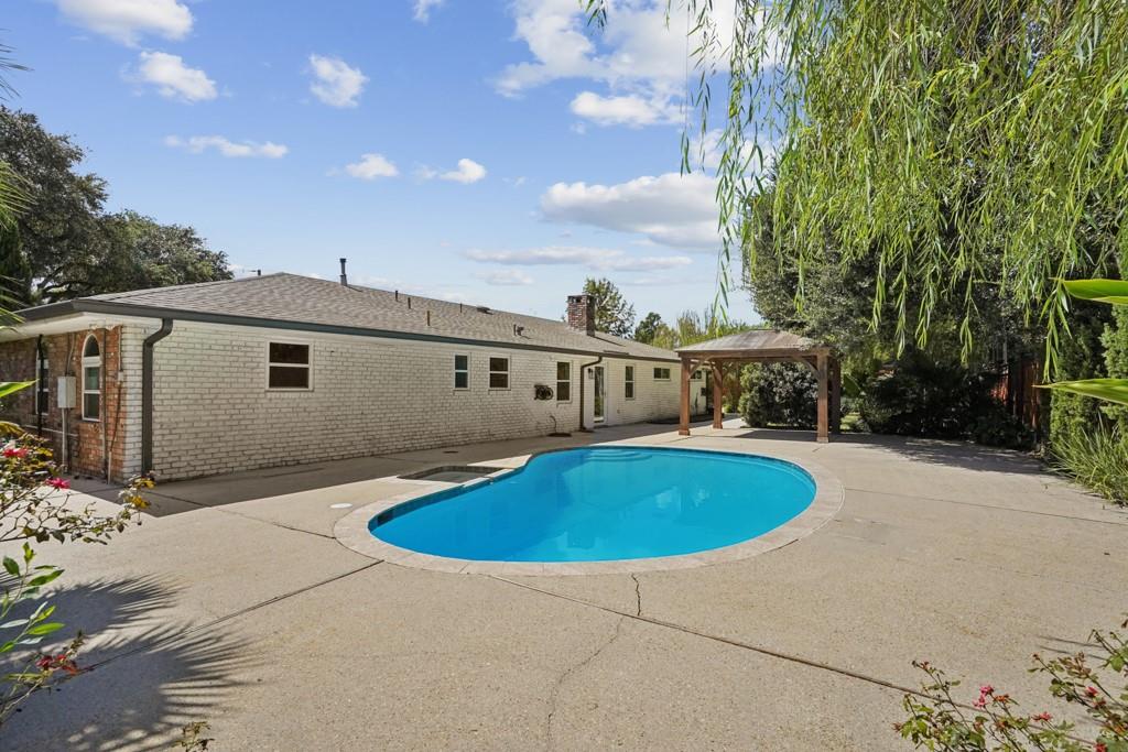 138 CLAUSEN Road