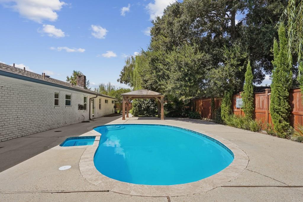 138 CLAUSEN Road