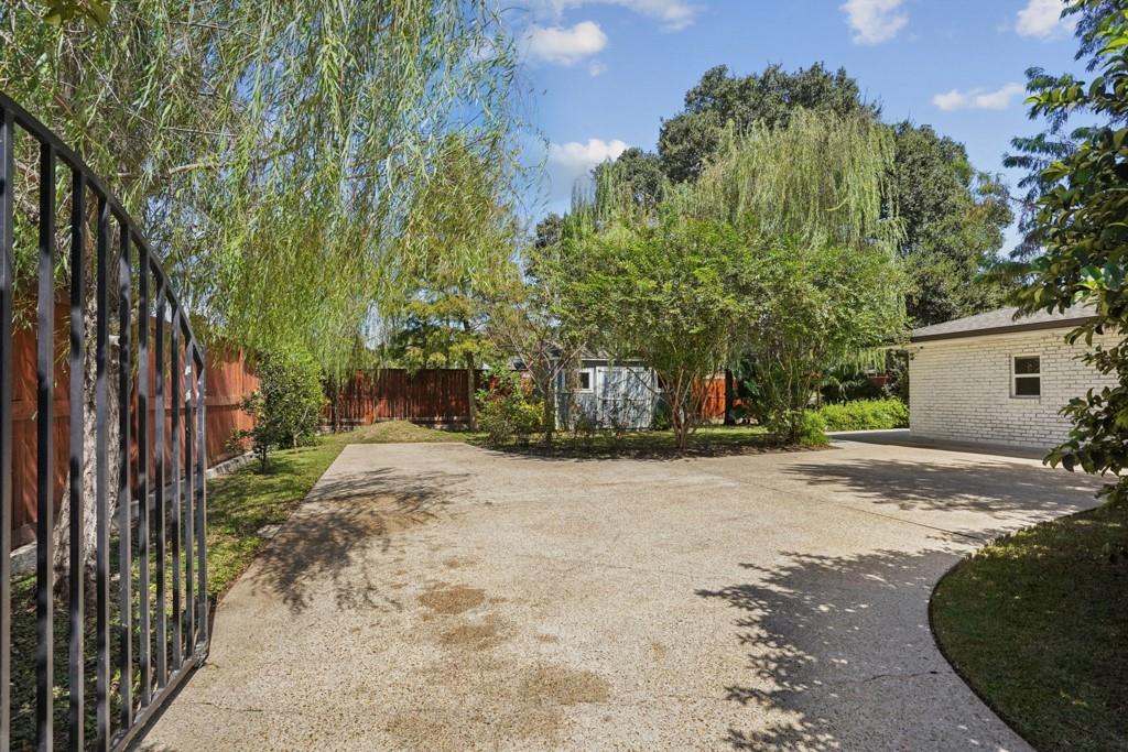 138 CLAUSEN Road