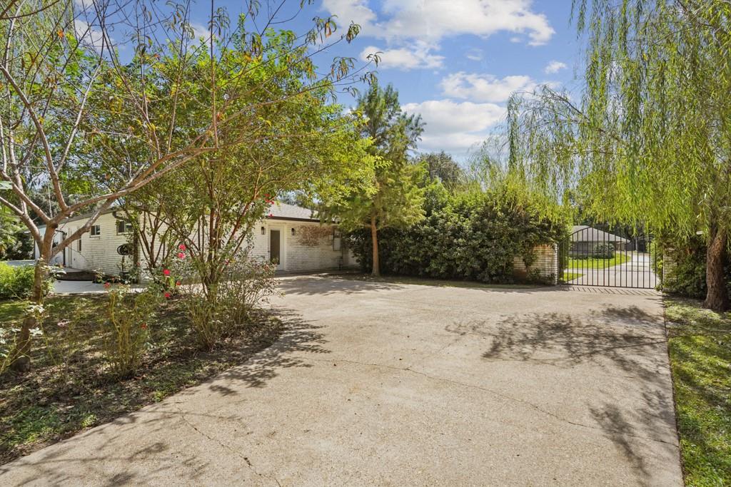 138 CLAUSEN Road