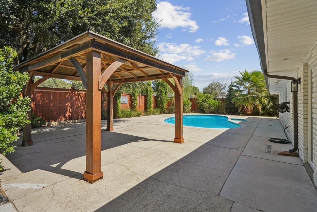 138 CLAUSEN Road
