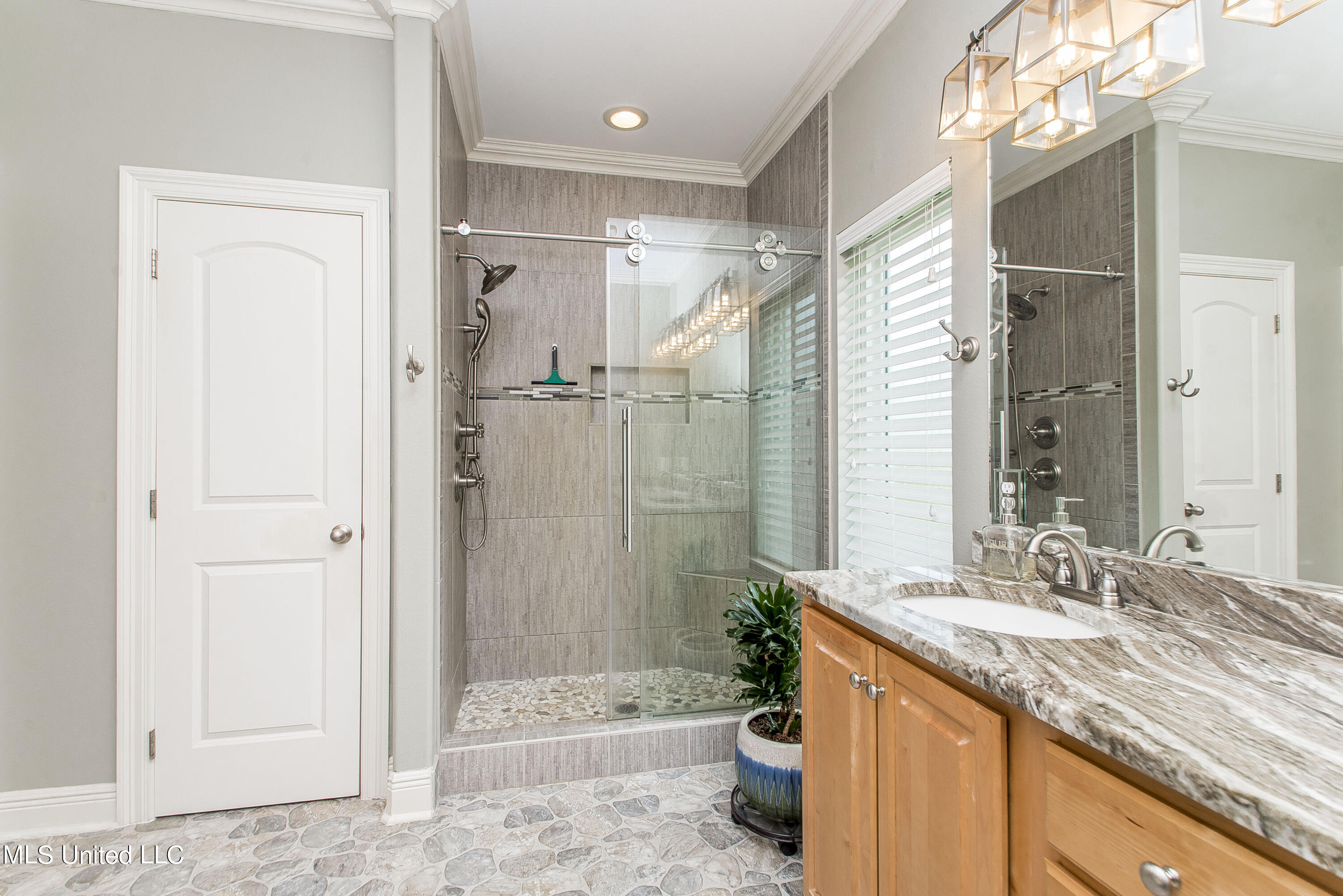 1975 Fords Creek Road