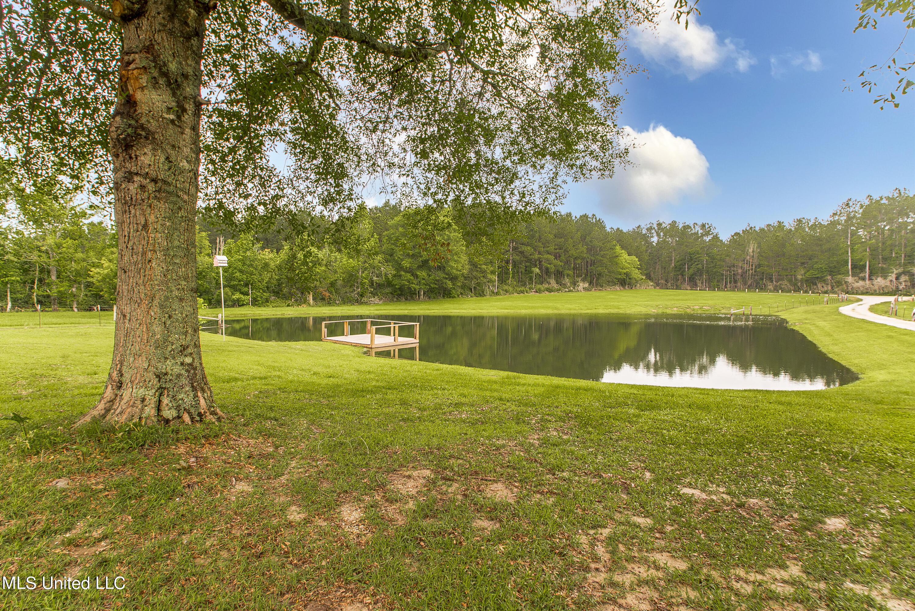 1975 Fords Creek Road