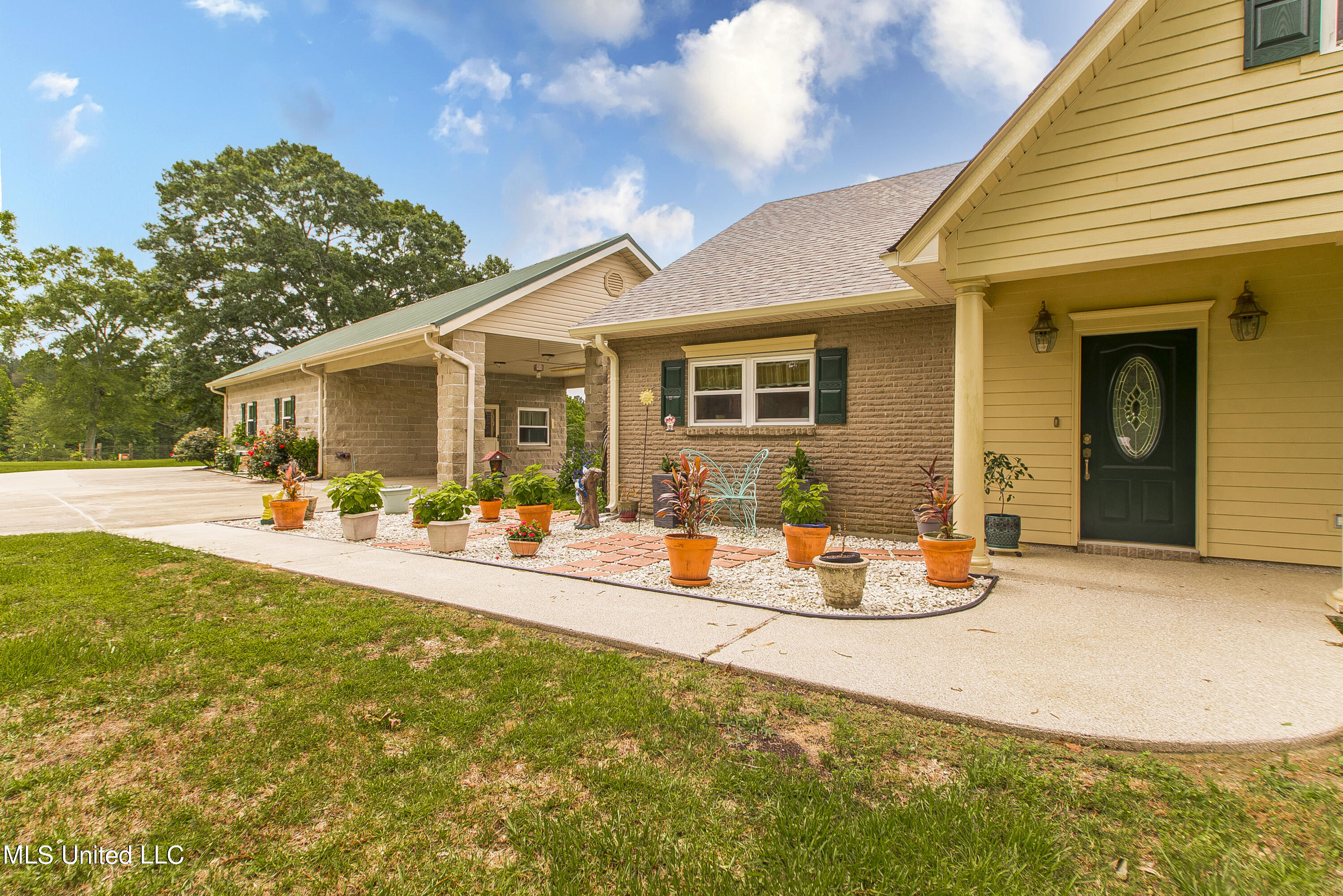 1975 Fords Creek Road