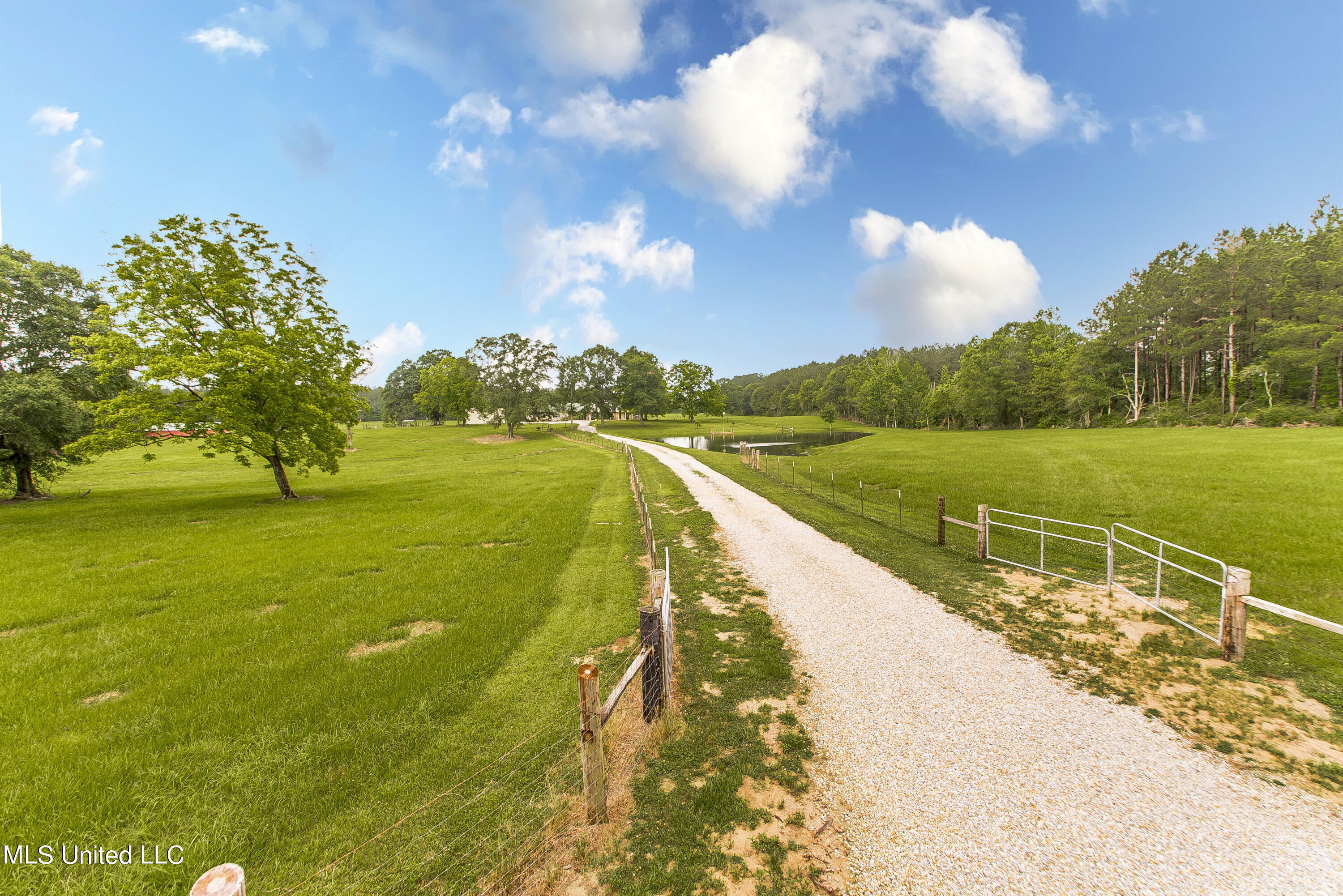 1975 Fords Creek Road