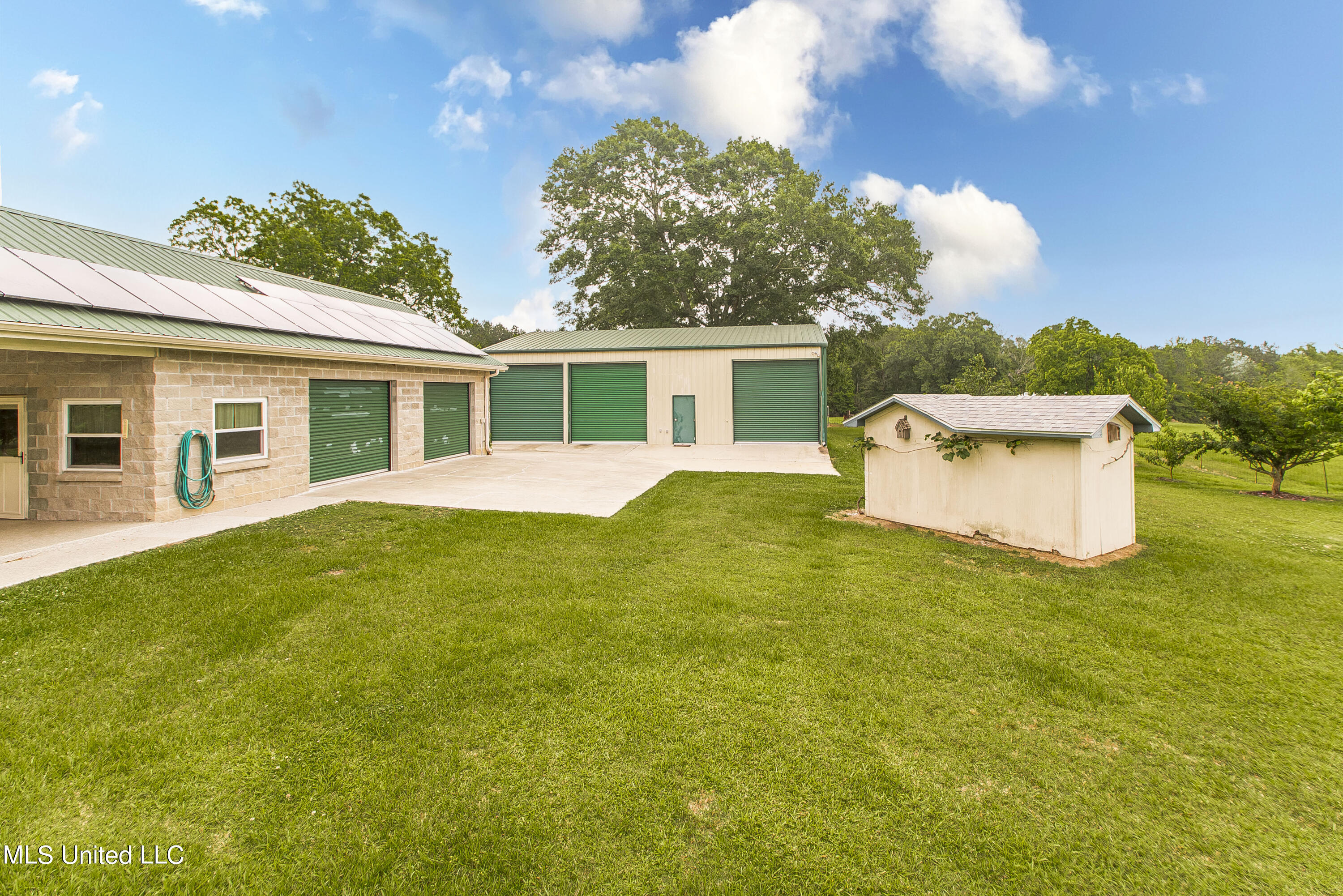 1975 Fords Creek Road