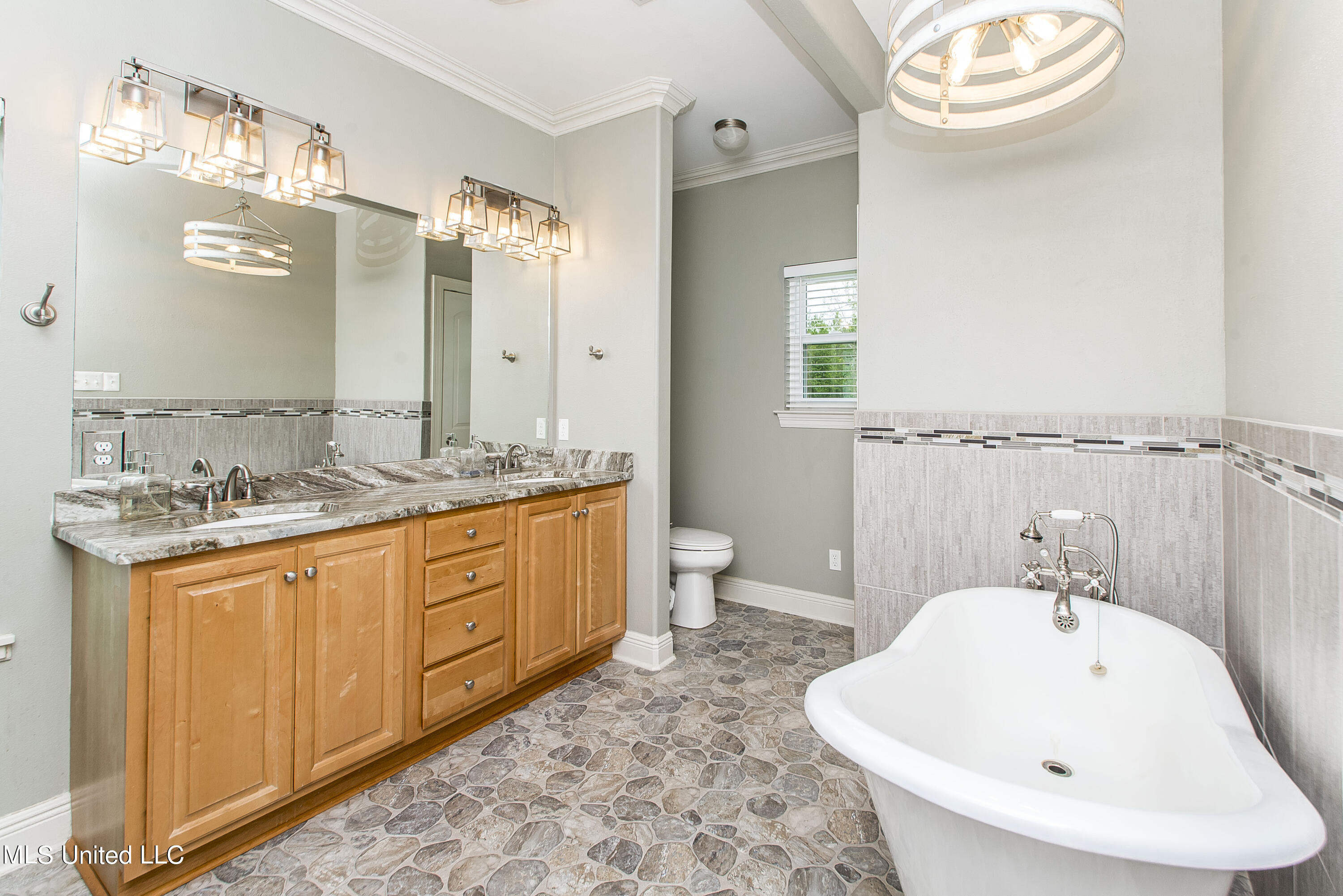 1975 Fords Creek Road