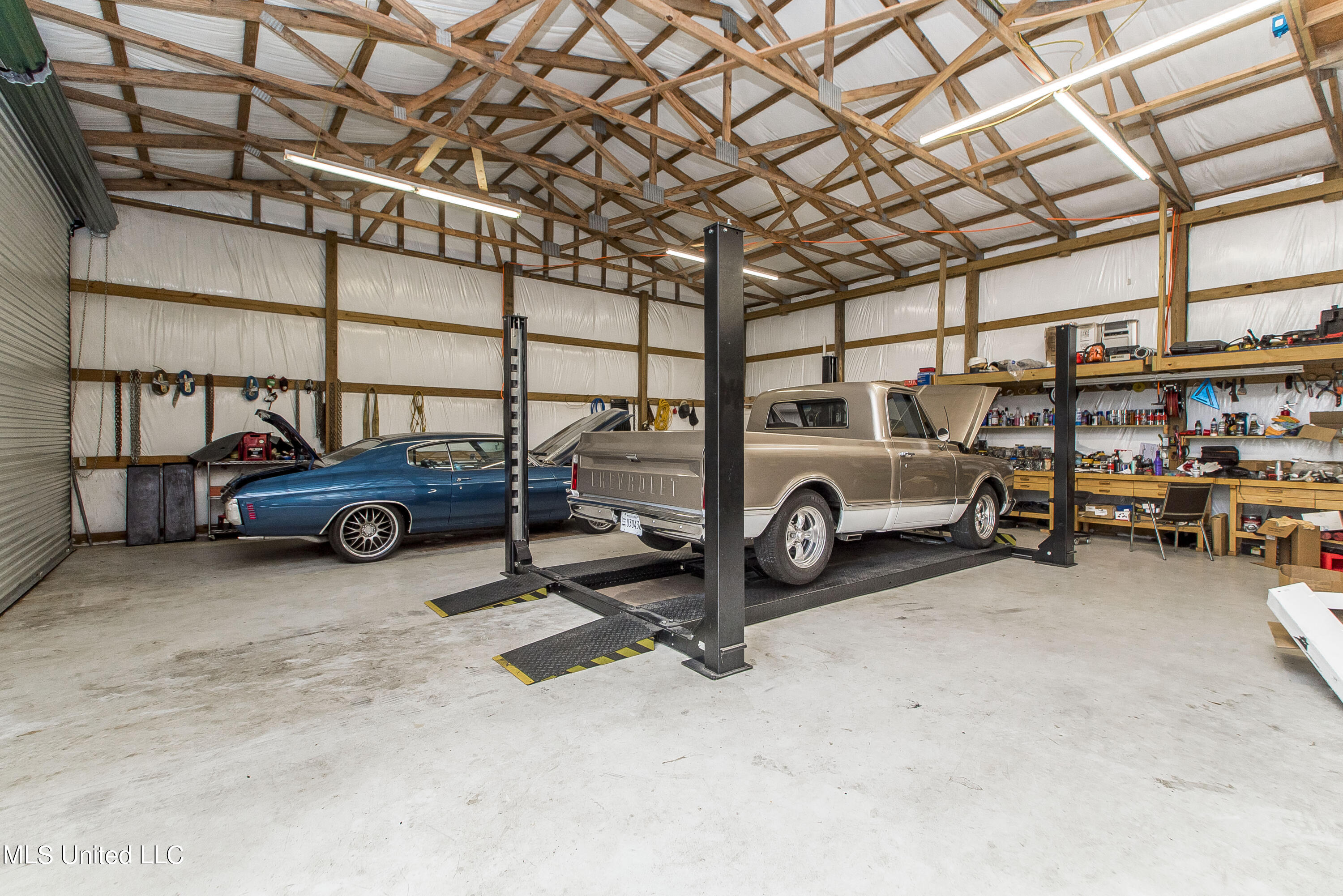 1975 Fords Creek Road