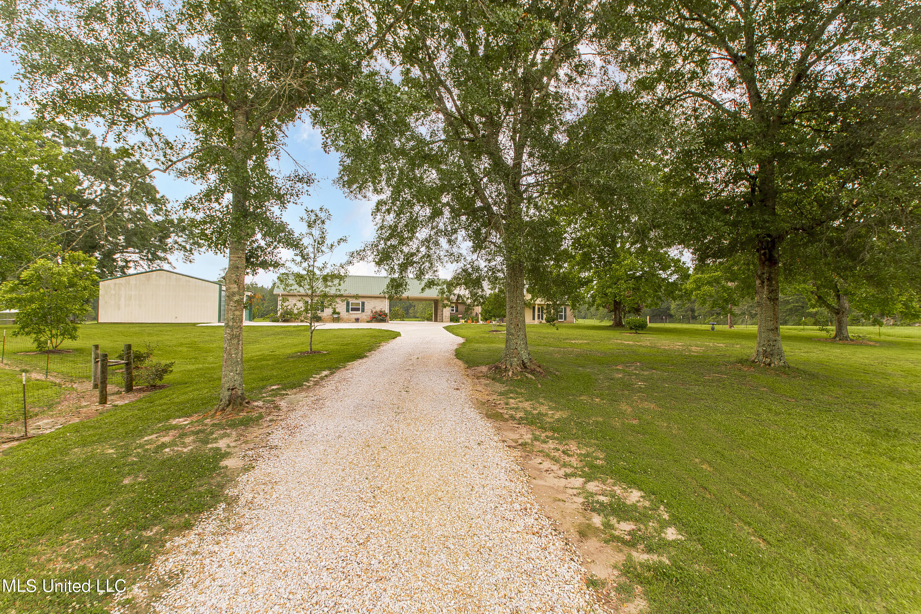1975 Fords Creek Road