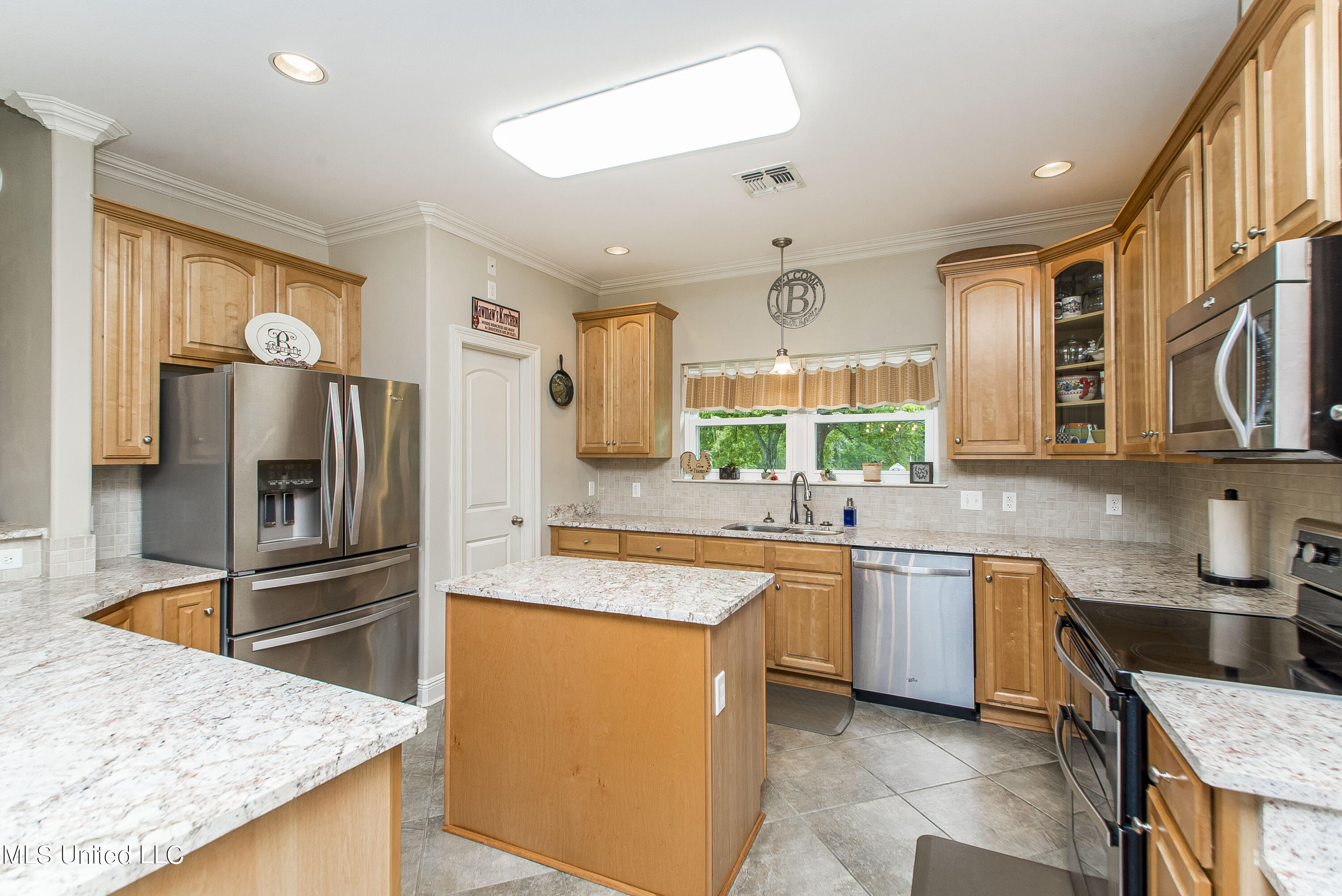 1975 Fords Creek Road