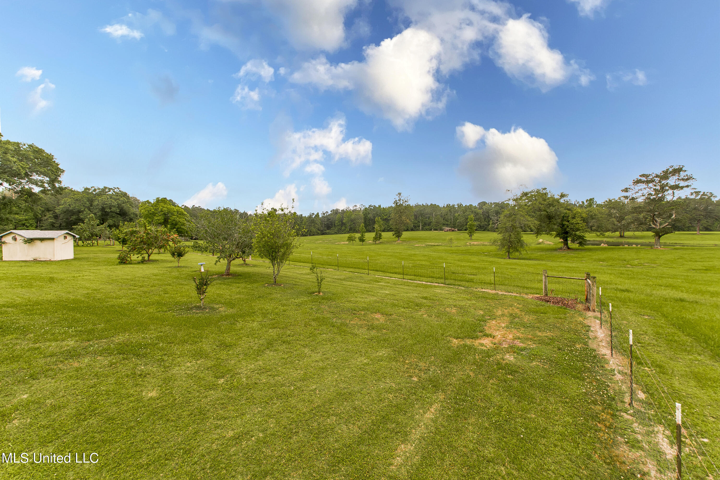 1975 Fords Creek Road