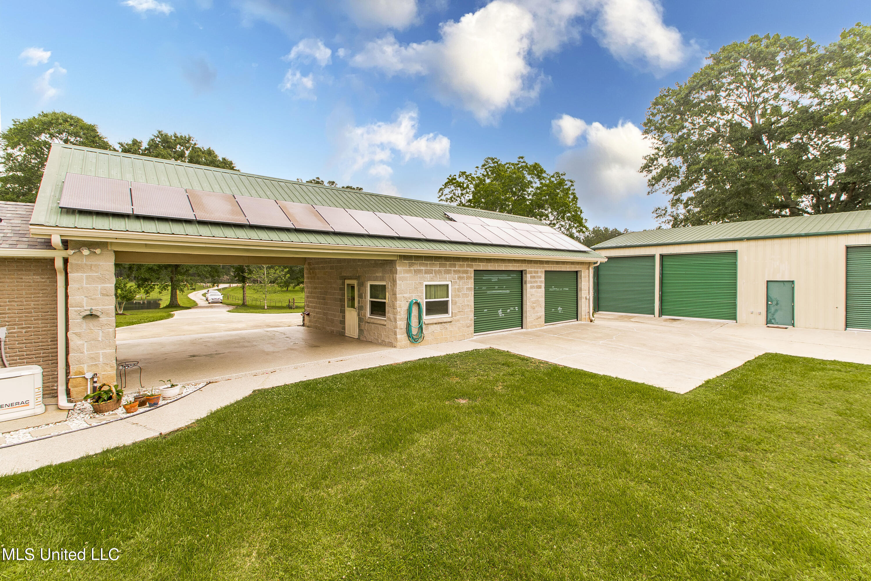 1975 Fords Creek Road