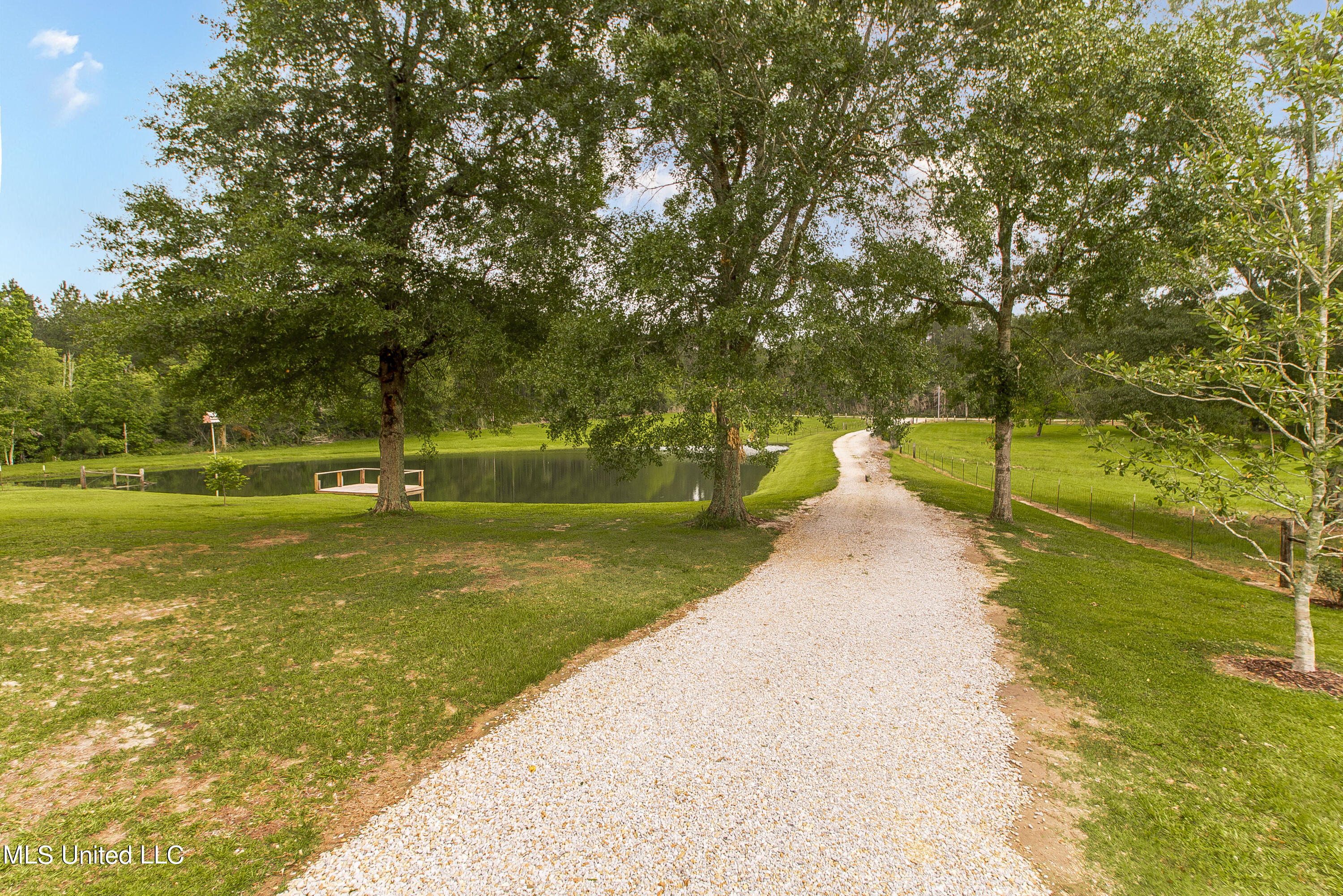 1975 Fords Creek Road