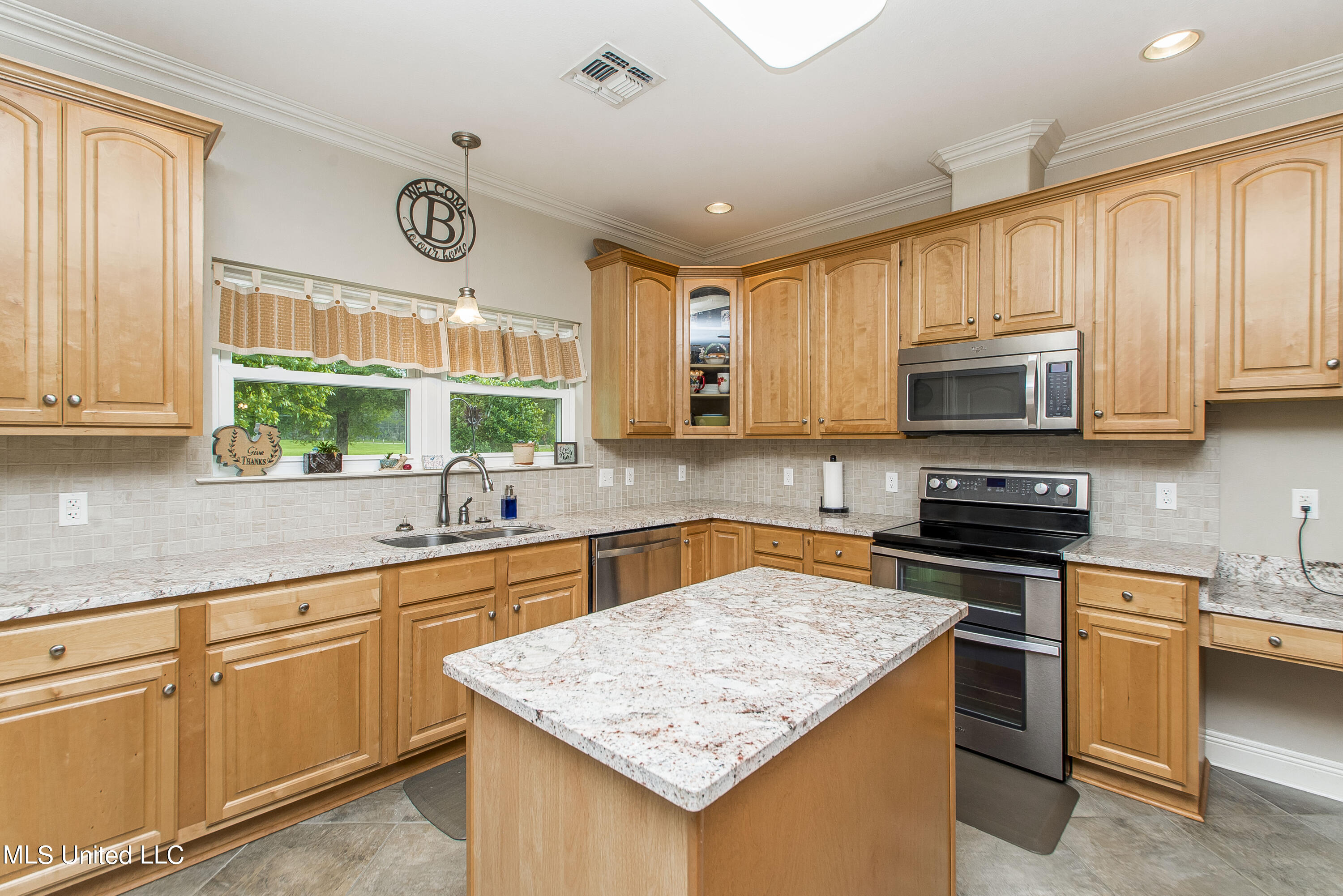 1975 Fords Creek Road