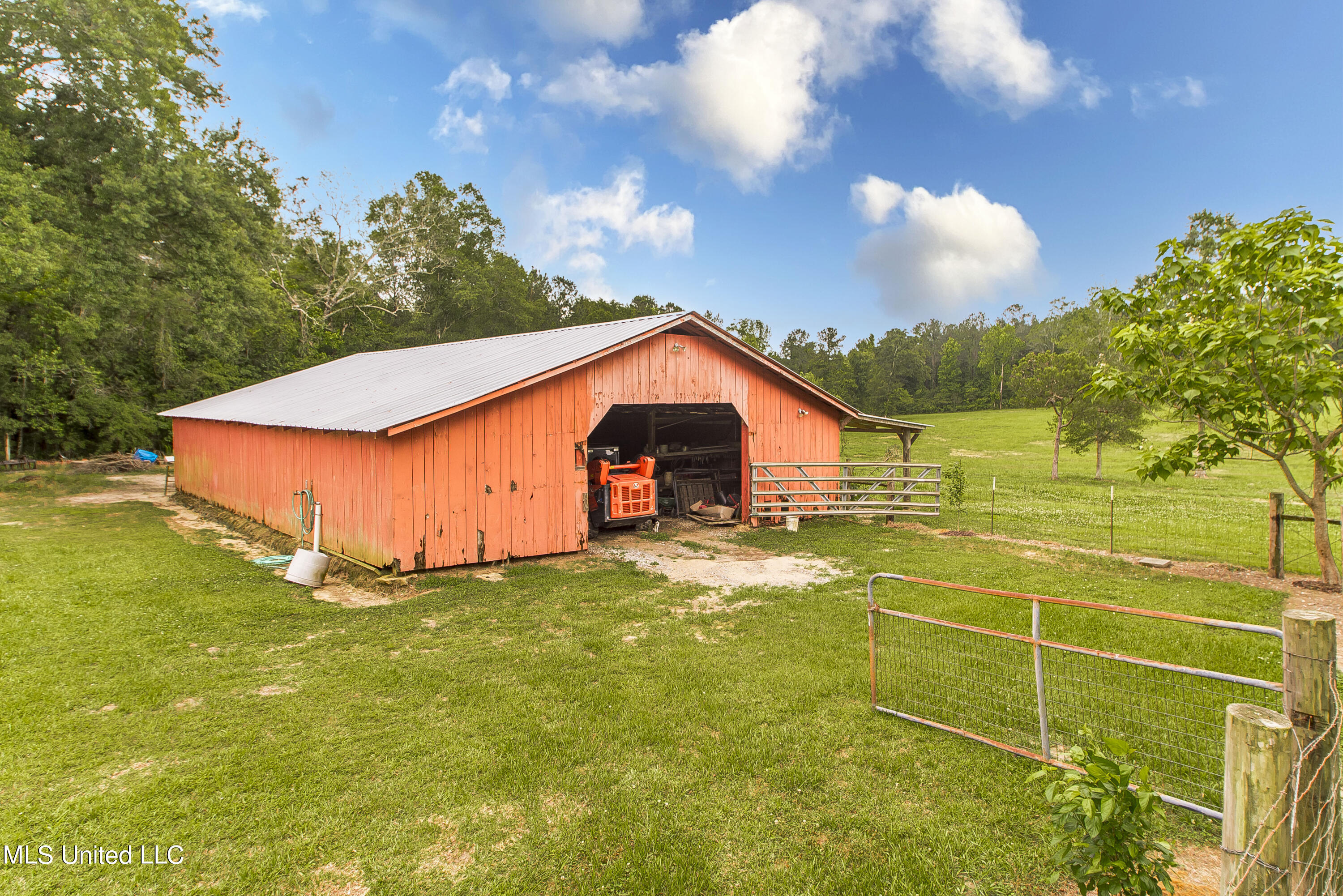 1975 Fords Creek Road