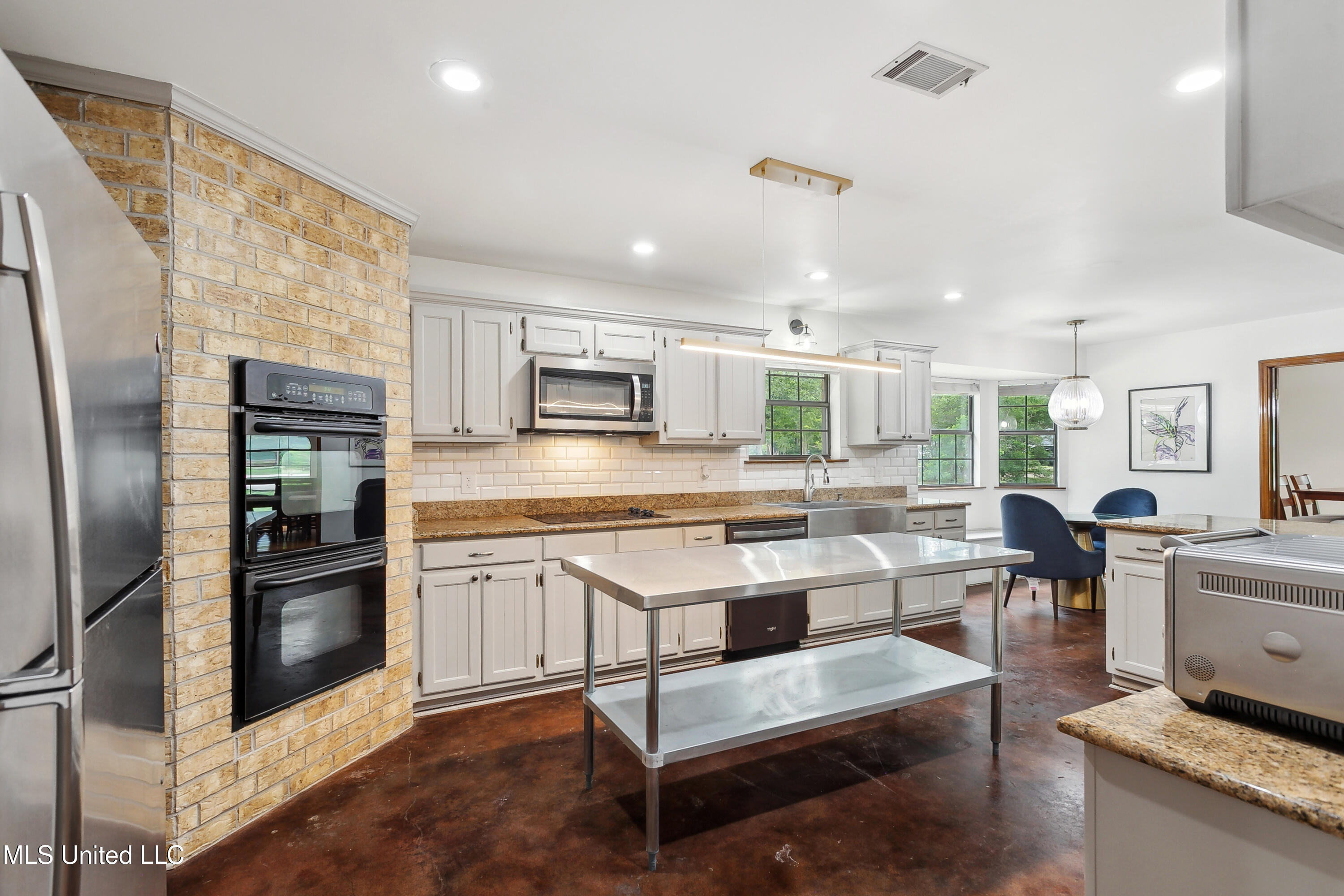 505 Hermitage Court
