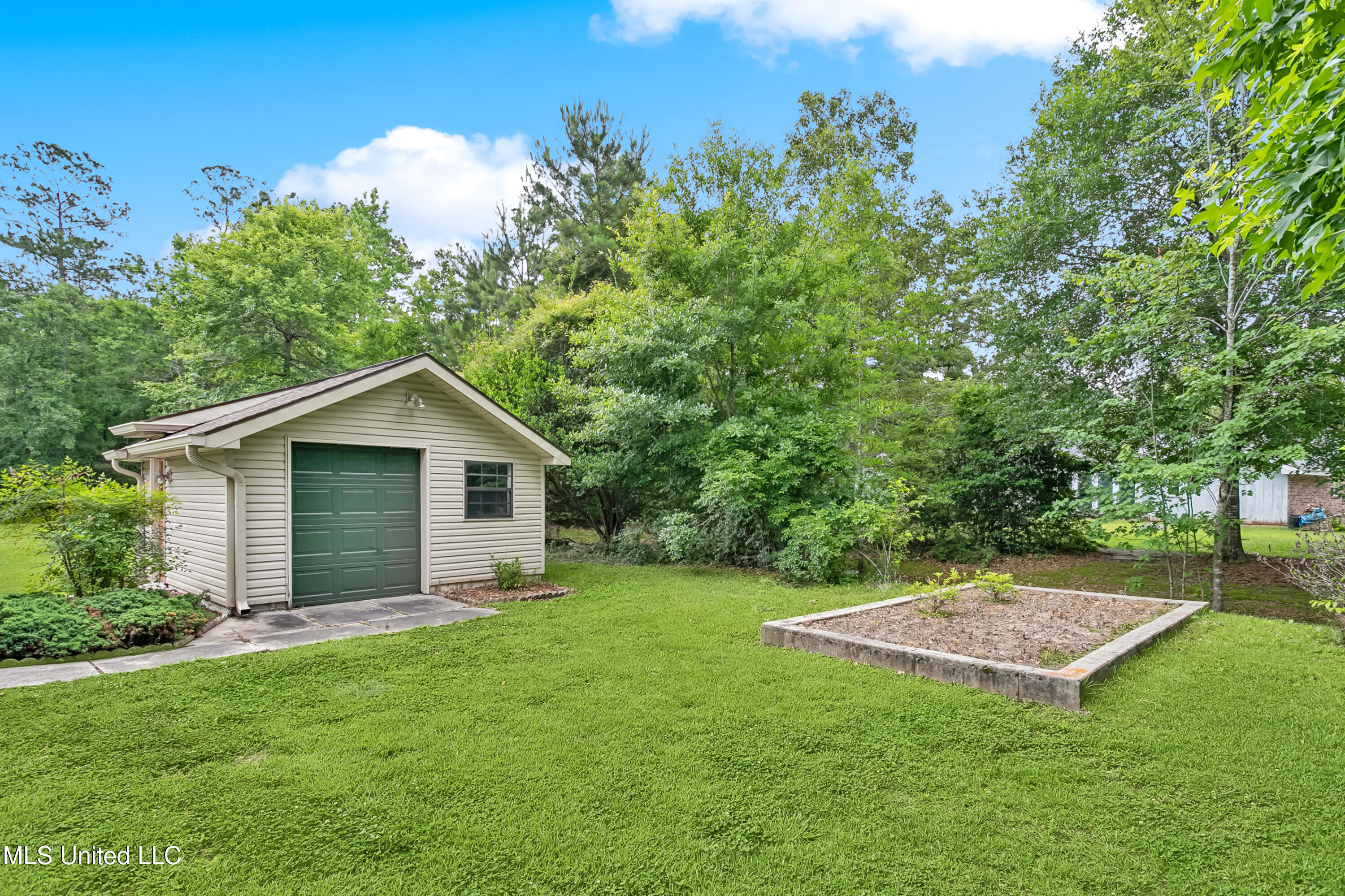 505 Hermitage Court