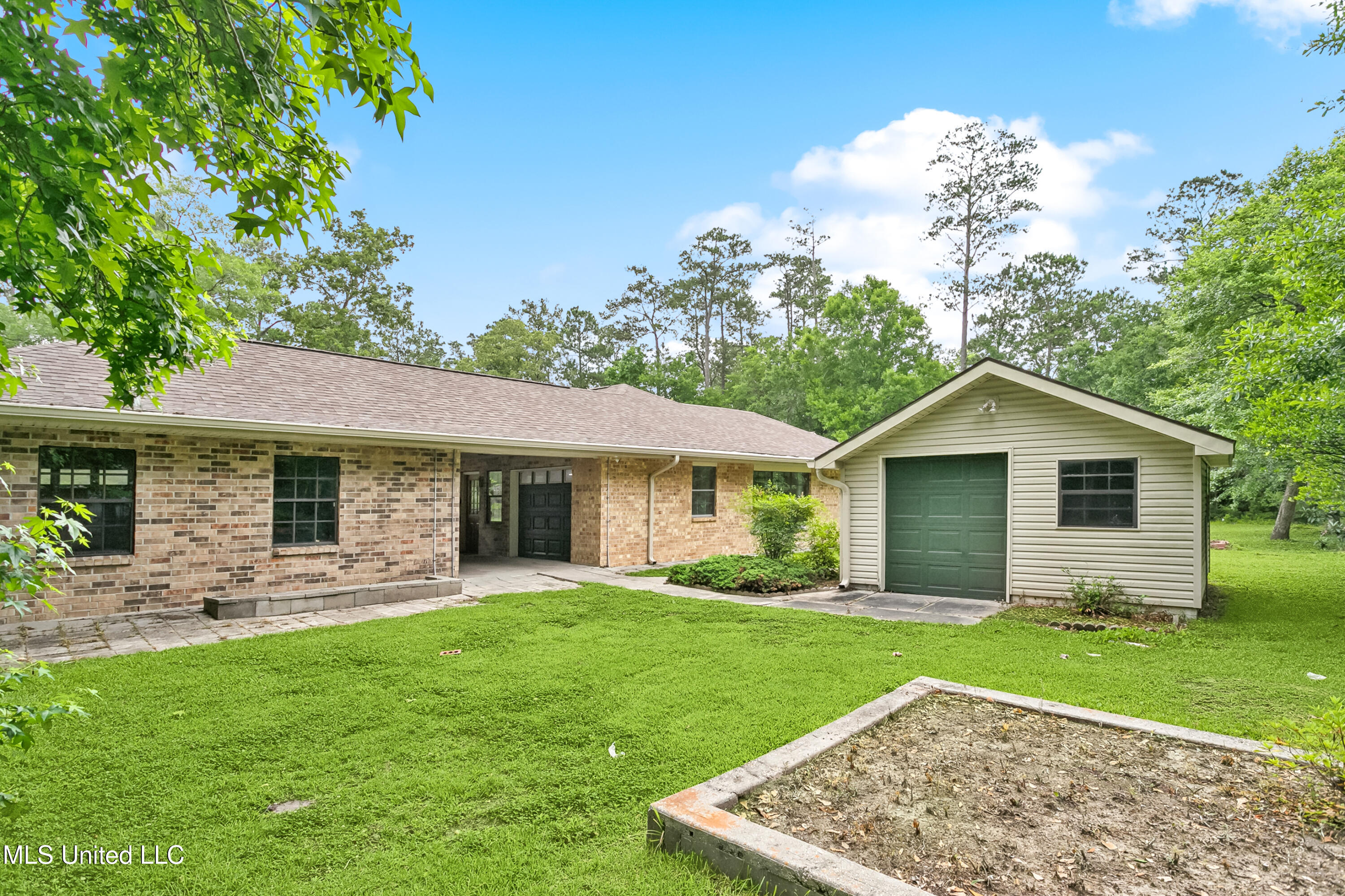 505 Hermitage Court