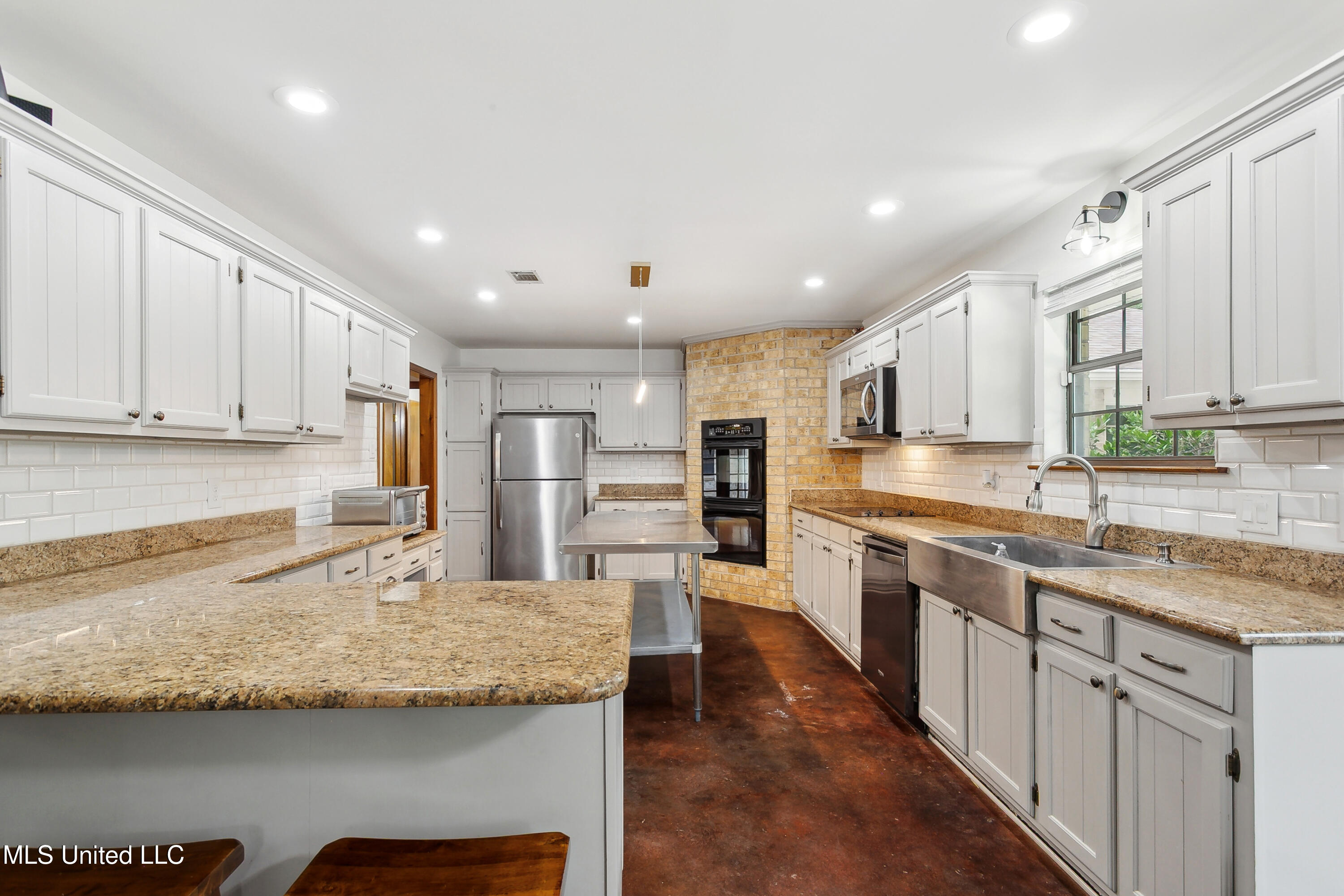 505 Hermitage Court