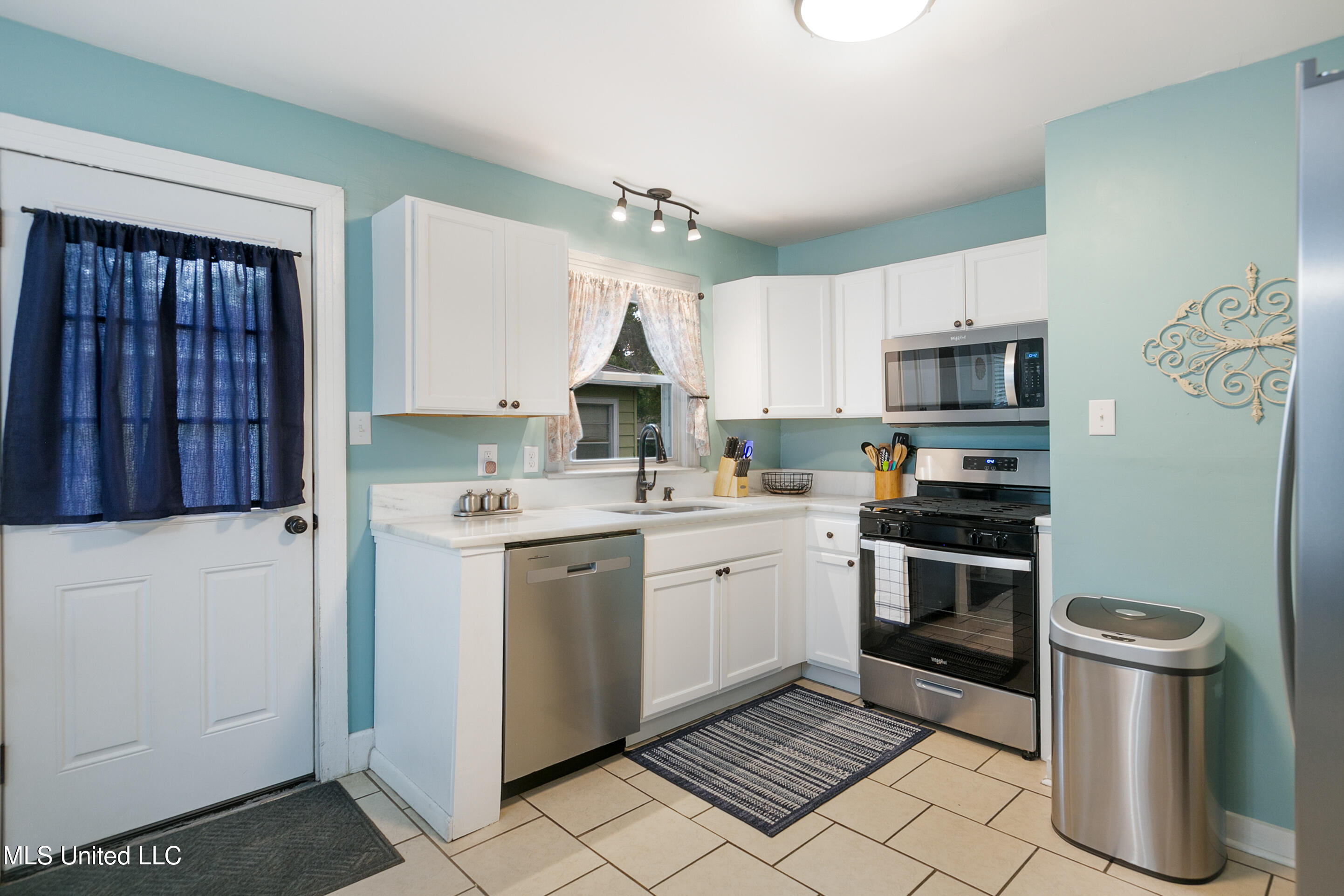 1658 Hollywood Boulevard