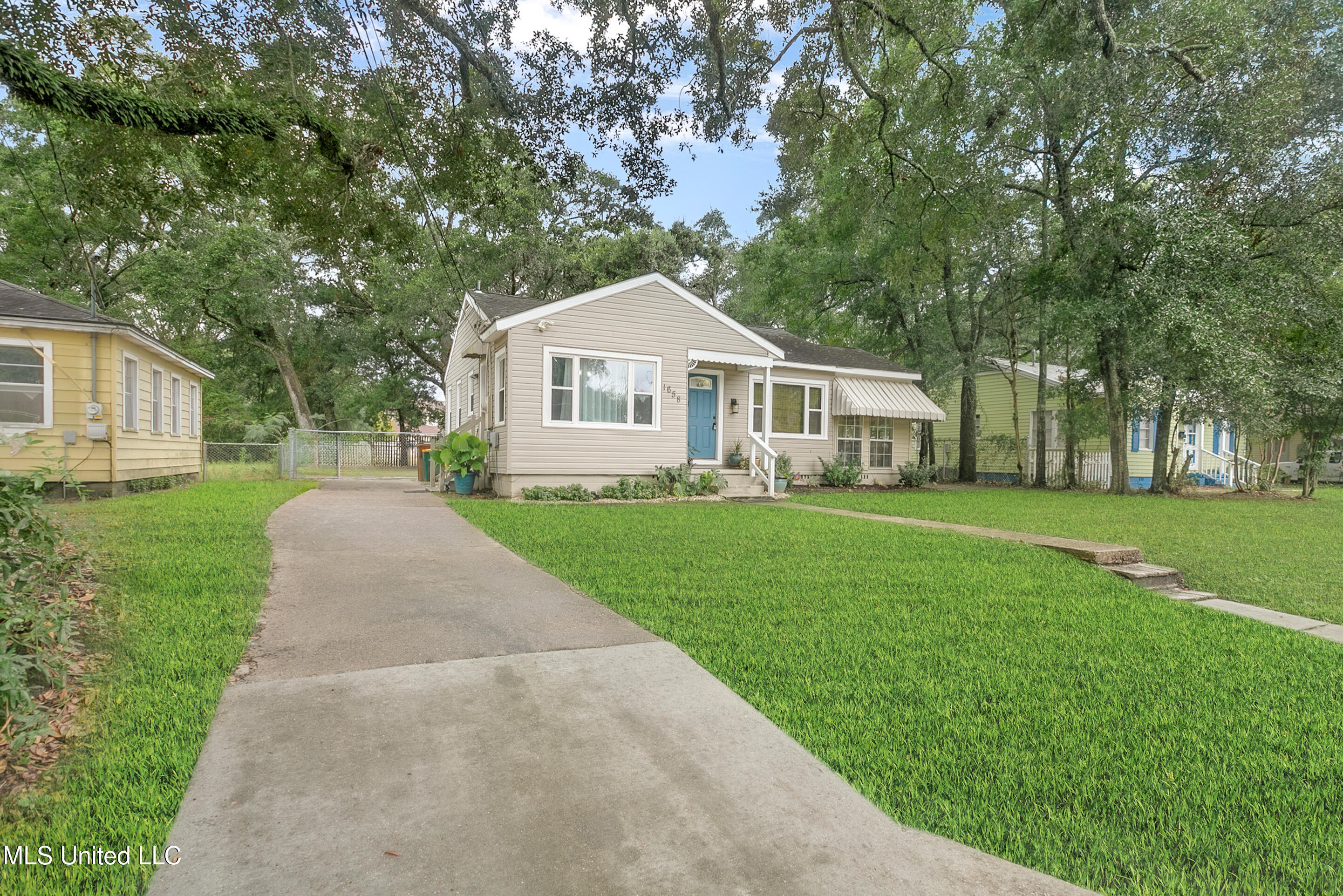 1658 Hollywood Boulevard