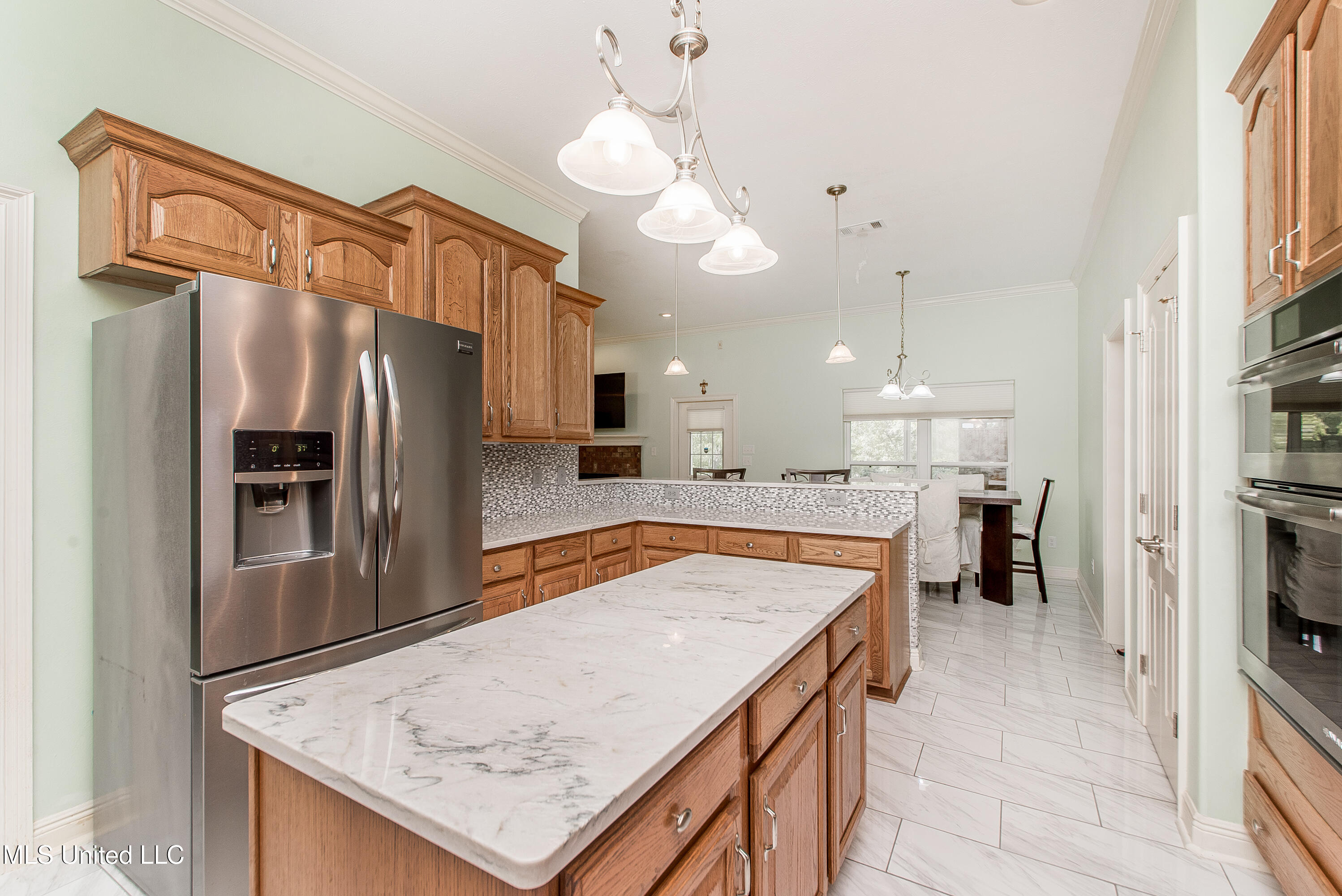 29 E Twin Oaks Lane