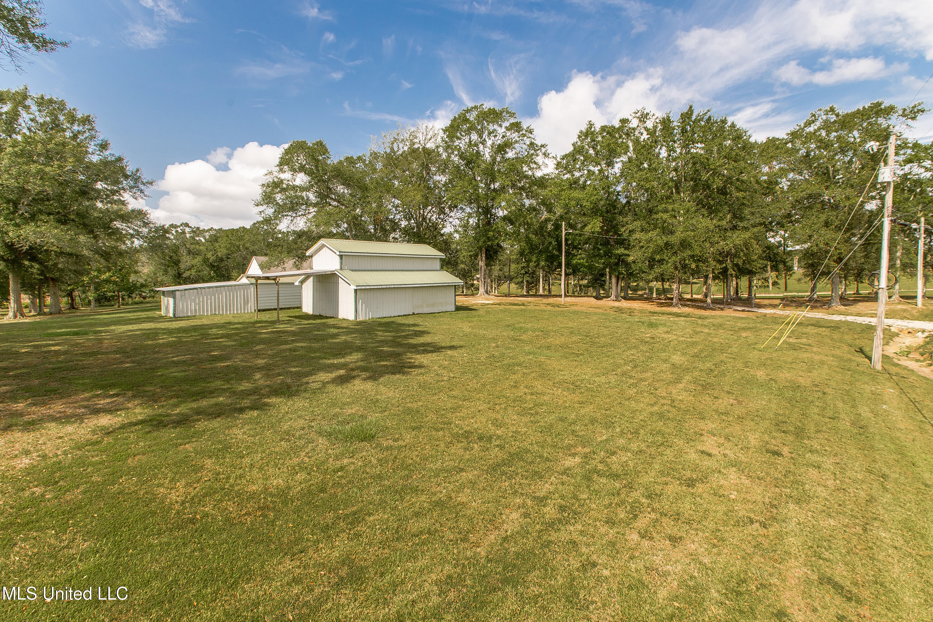29 E Twin Oaks Lane
