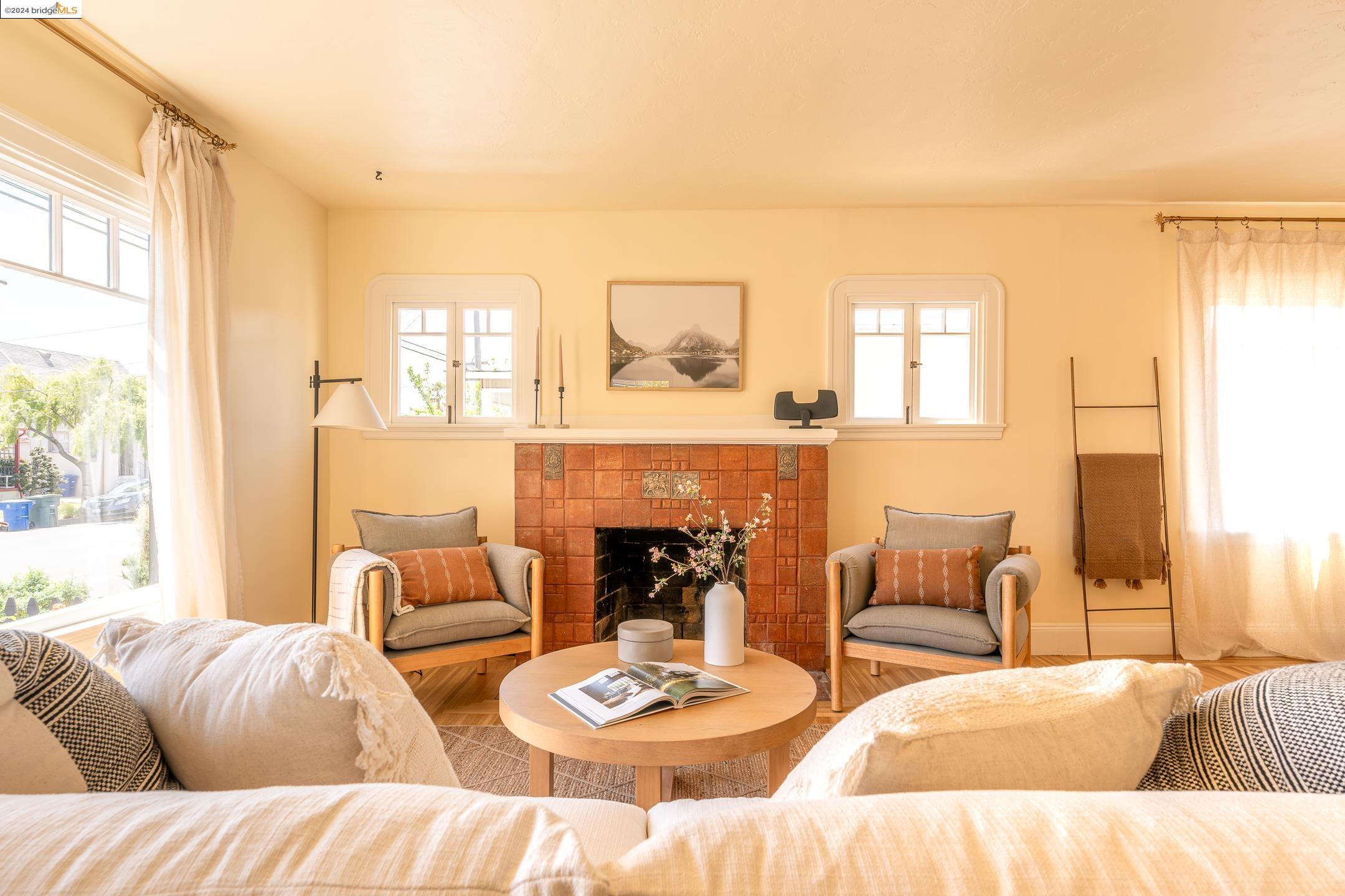 326 W Broadmoor Blvd