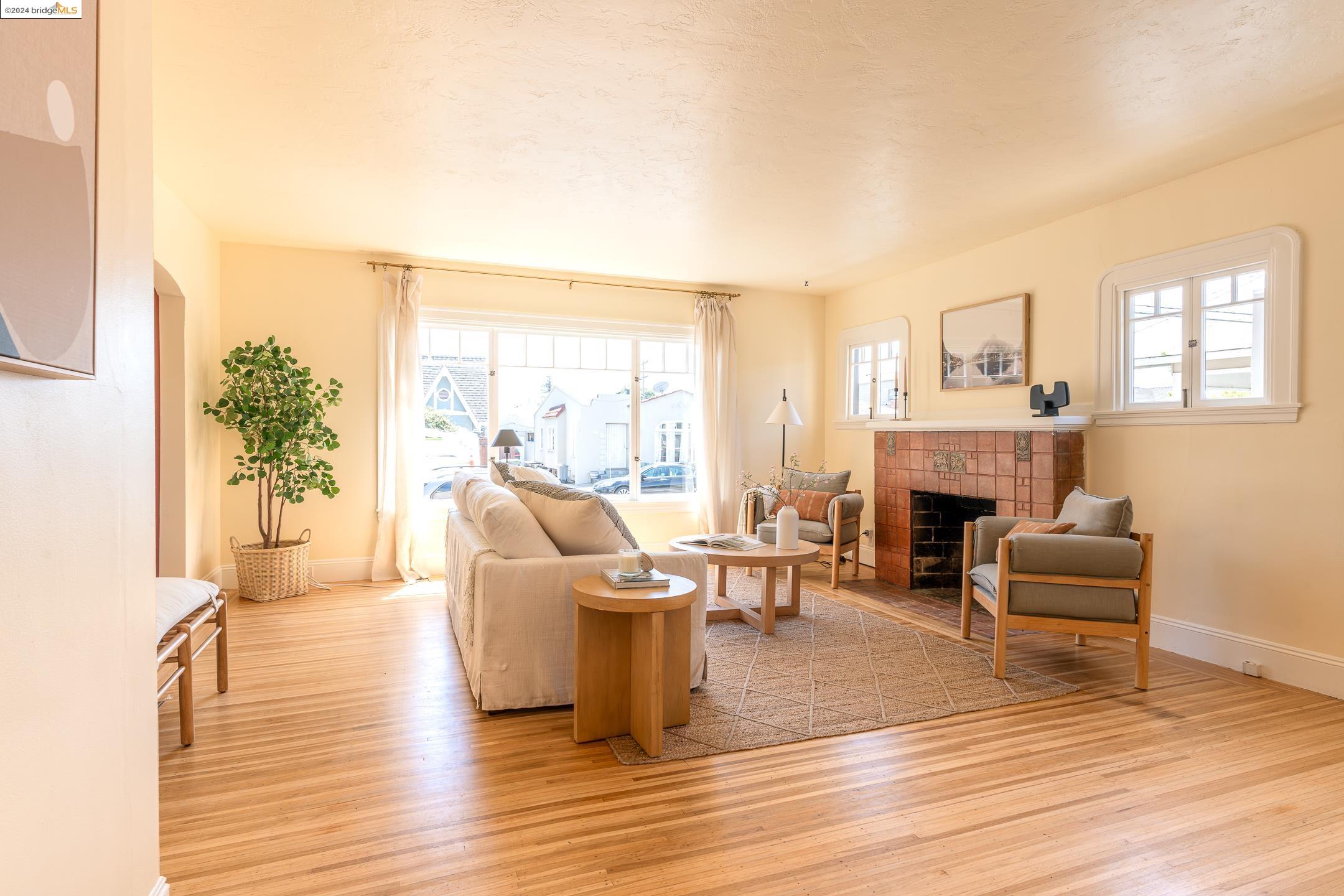 326 W Broadmoor Blvd